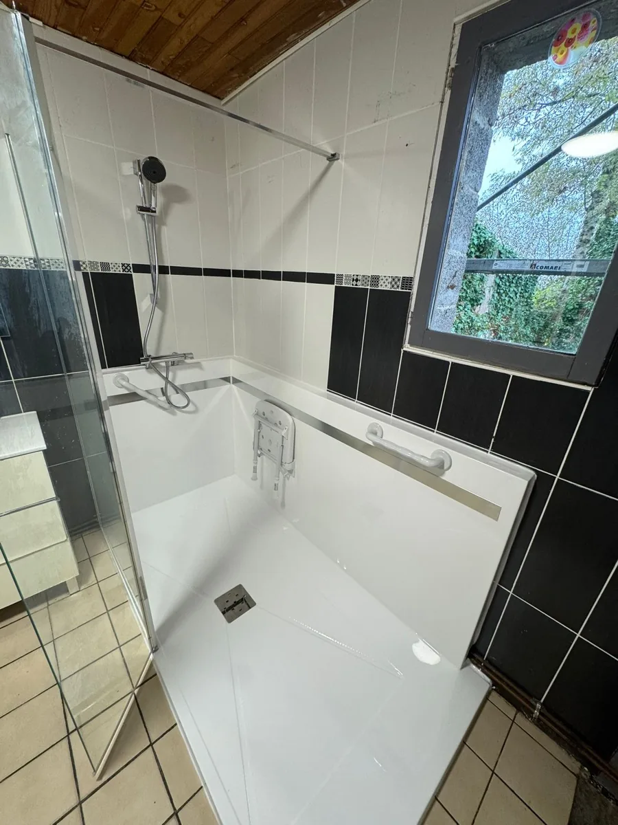 Douche design moderne — Anjou Maine Adapt' Angers