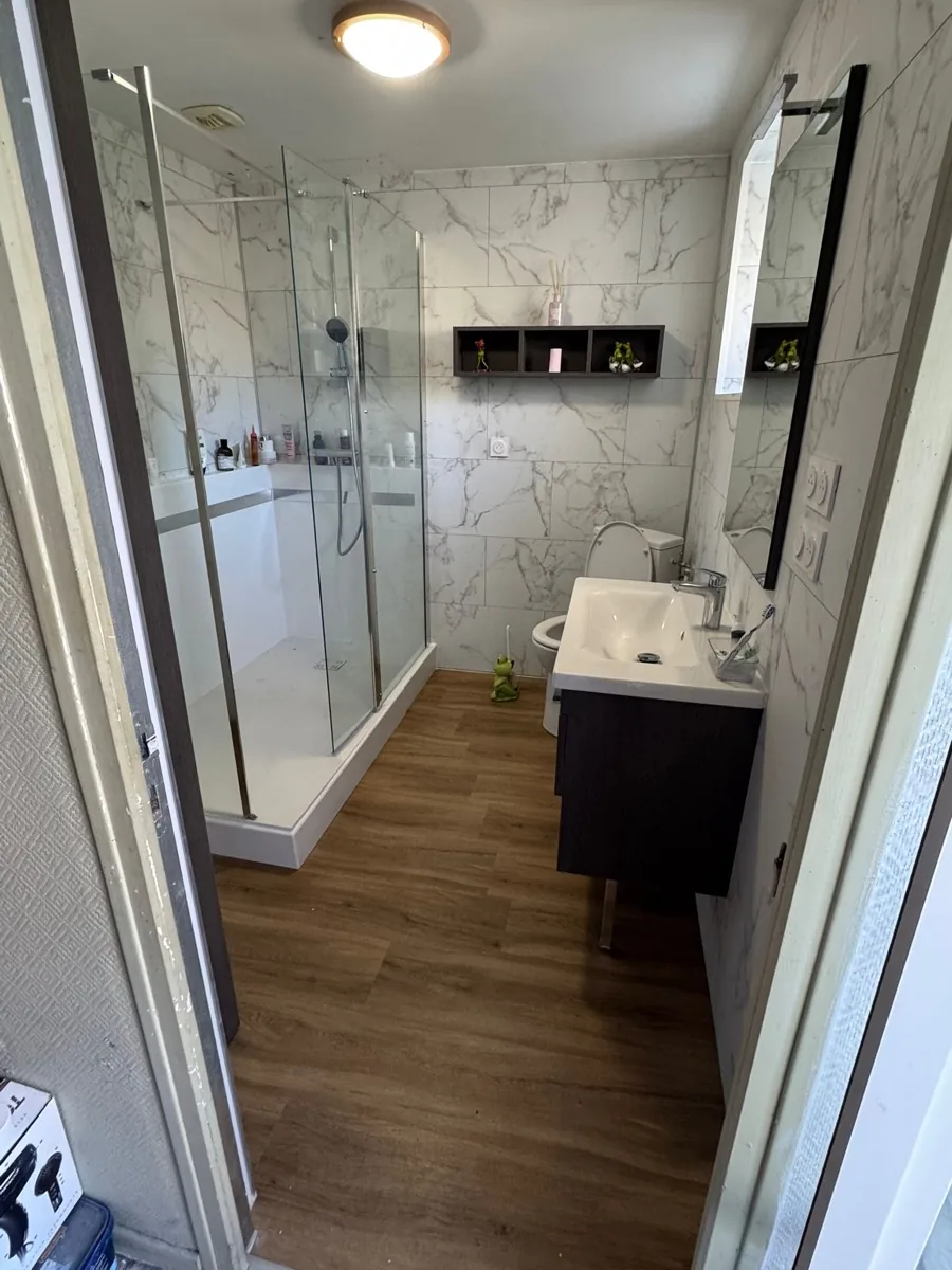 Salle de bain complète avec meuble vasque — Anjou Maine Adapt' Angers